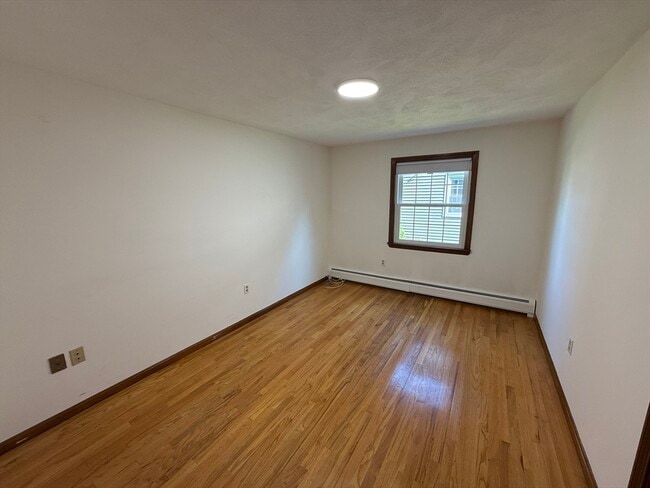 Building Photo - 30 Woodleigh Rd