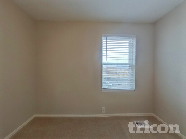 Building Photo - 15316 E 99th Pl