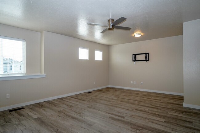 Building Photo - 4272 W Peak Cloud Dr