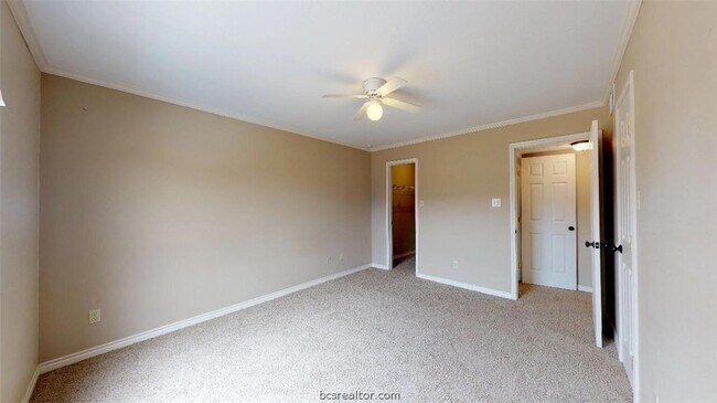 Building Photo - 904 University Oaks Blvd