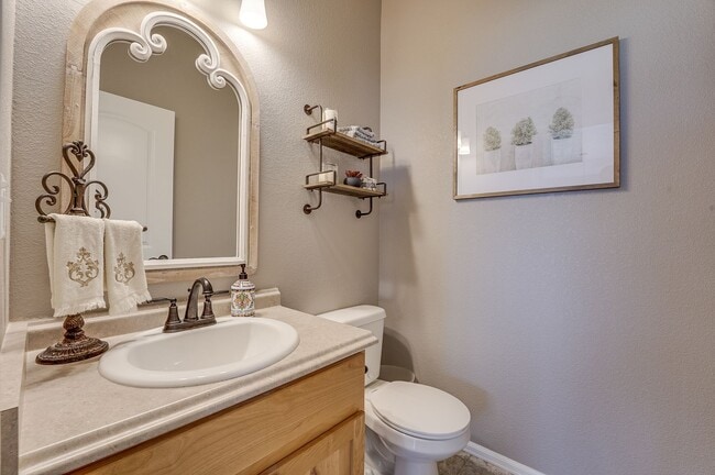 Building Photo - Stunning 4 Bed, 3 1/2 Bath House in Severance!