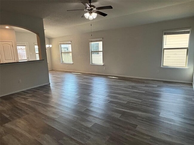 Building Photo - 111 Lillian Dr