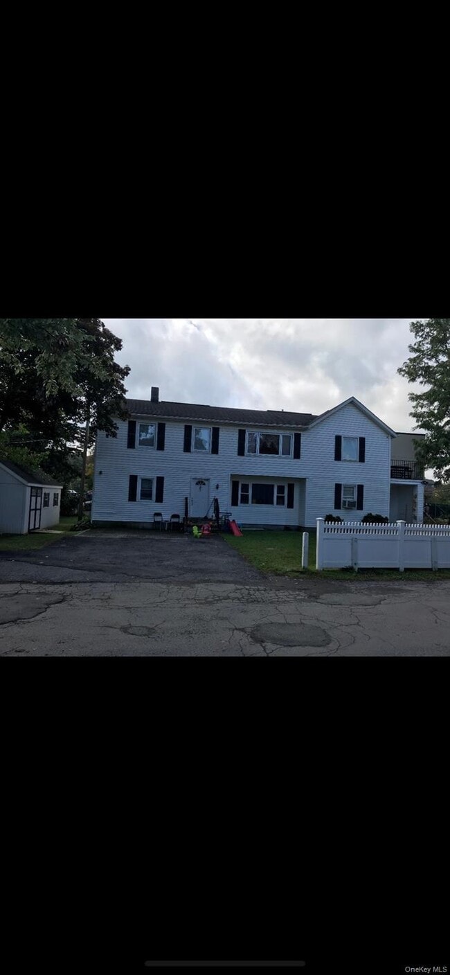 Building Photo - 143 E Lake Blvd