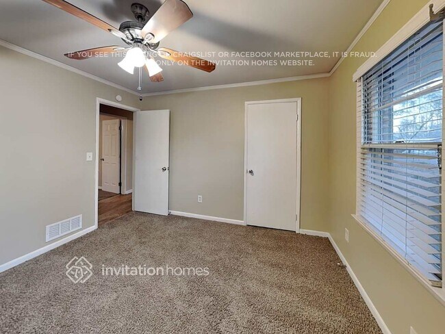 Building Photo - 686 Rollingwood Pl