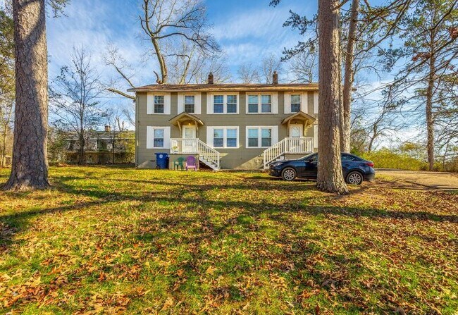 Building Photo - 311 Hedgewood Dr