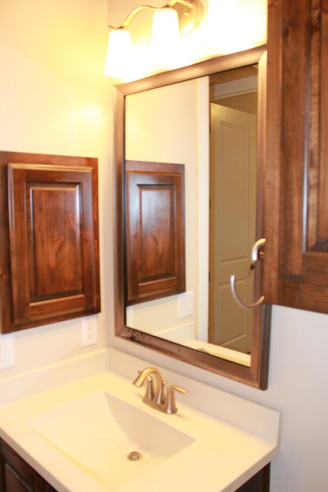 Building Photo - 508 Hidden Meadow Dr