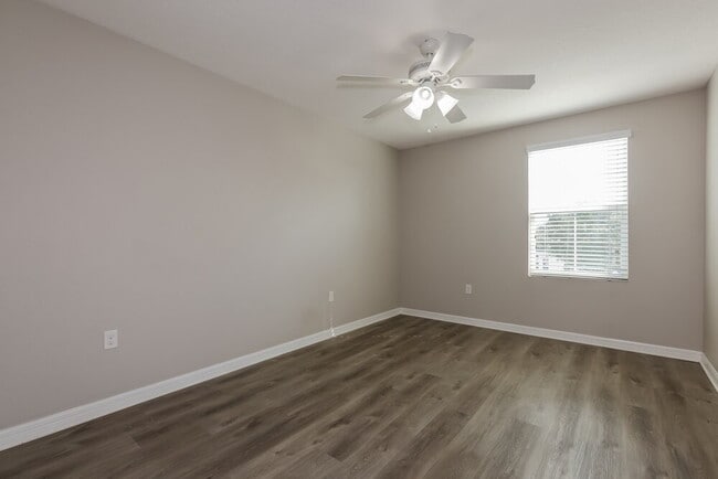 Building Photo - 10508 Whispering Hammock Dr