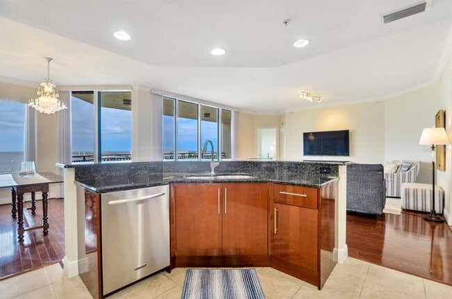 Building Photo - 5823 Bowen Daniel Dr