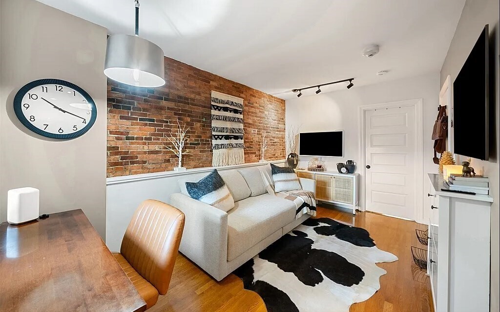 Building Photo - 9 Hancock St