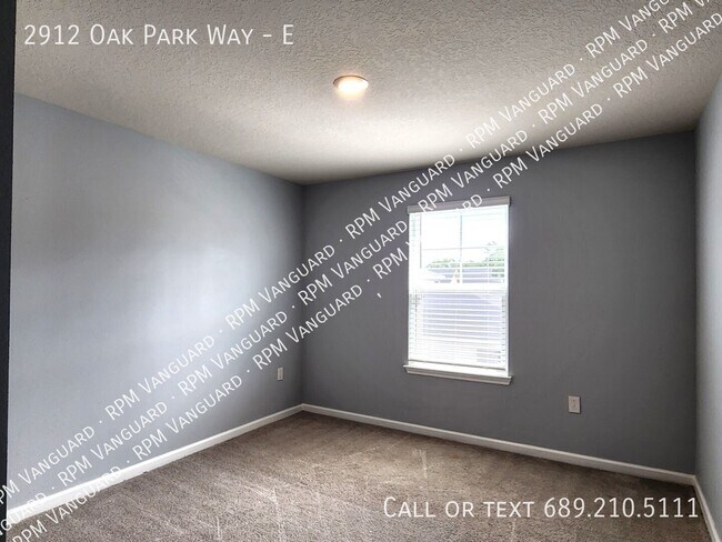 Building Photo - 2912 Oak Park Way
