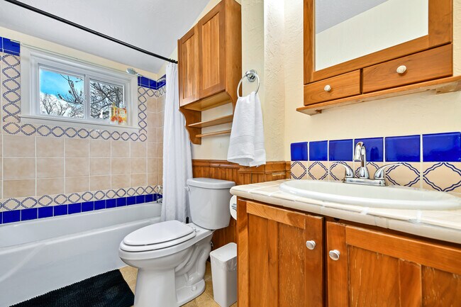 Building Photo - 835 E Boulder St