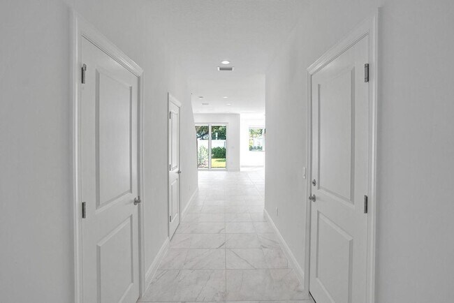 Building Photo - Gorgeous New 3 bedroom 2.5 Townhouse in Deerfield Beach, Sandpiper Pointe (2 Story)