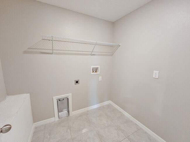 Building Photo - 10520 Strawberry Tetra Dr