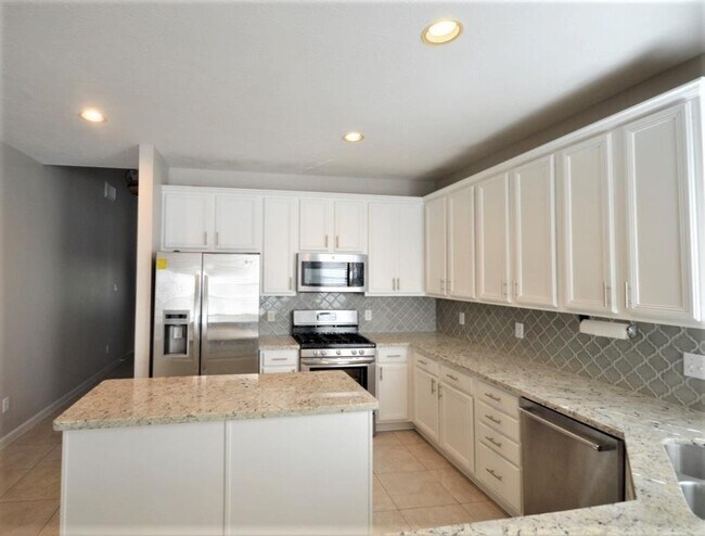 Building Photo - 15603 Tarpon Springs Ct