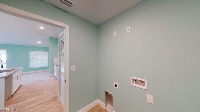 Building Photo - 621 NW 7th Pl