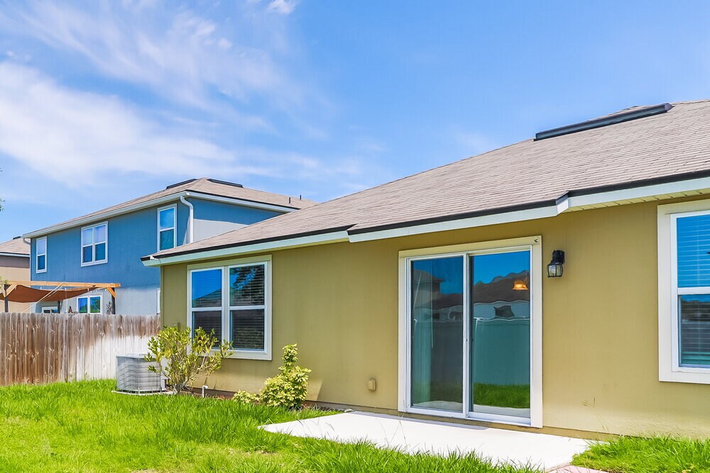 Building Photo - 2096 Pebble Point Dr