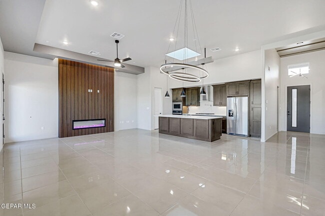 Building Photo - 828 Eltham Dr