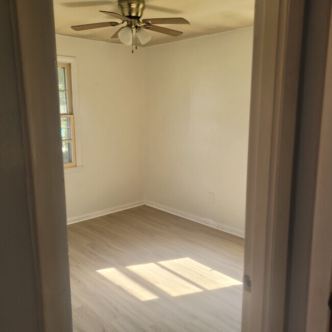 Building Photo - 2238 Ledoux Cir