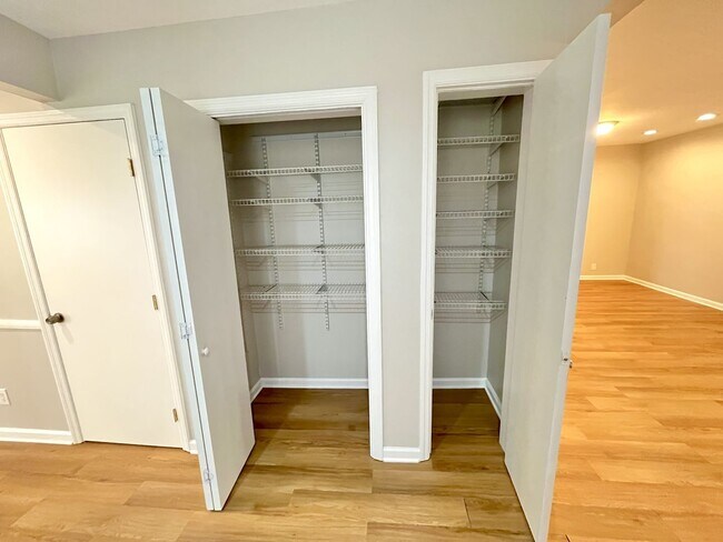 Building Photo - 907 Idlewild Dr
