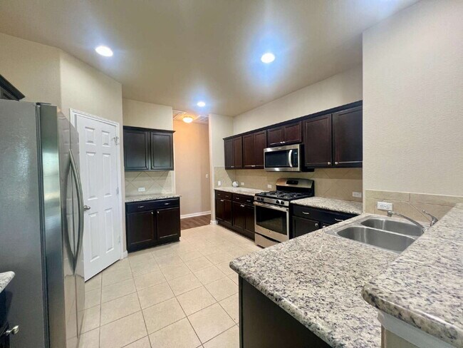 Building Photo - Beautifully updated one-story home!