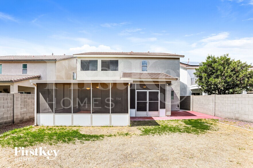 Building Photo - 617 E Payton Cir