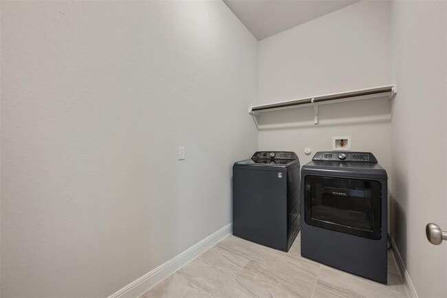 Building Photo - 686 Treadwell Ln