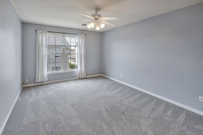 Building Photo - Turnberry Ridge – 3 Bedroom, 2.5 Bath Zero-Lot Home with 2-Car Garage