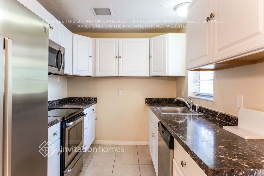 Building Photo - 5576 Souchak Dr