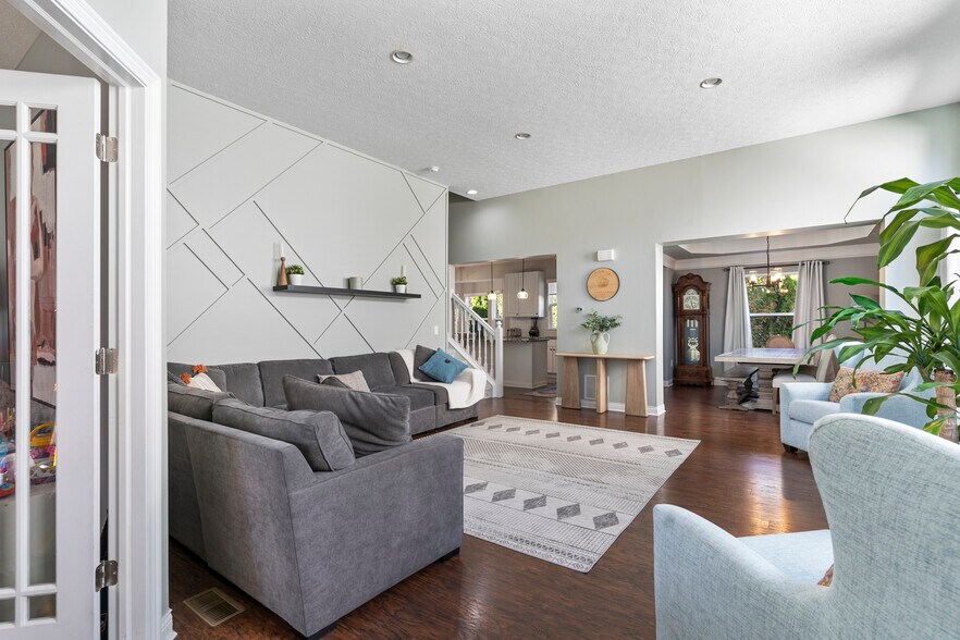 Building Photo - 6125 Ashtead Dr