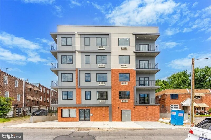 Building Photo - 401 E Walnut Ln