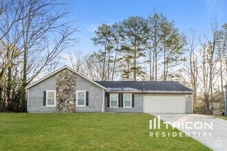 Building Photo - 1027 Chapman Cir
