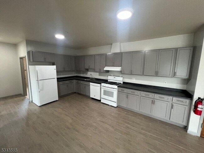 Building Photo - 193 Terrill Rd