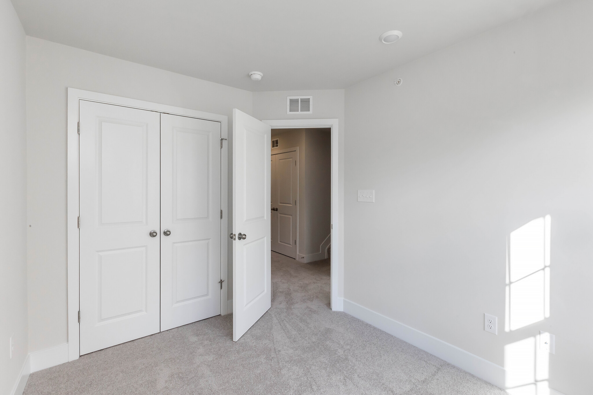 Building Photo - 2273 Marcy Dr