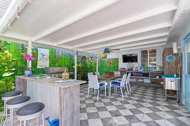 Building Photo - 430 N Ocean Breeze