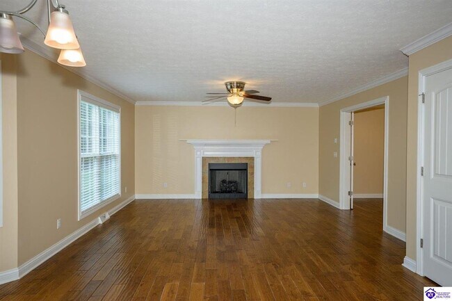 Building Photo - 114 W Mandarin Ct