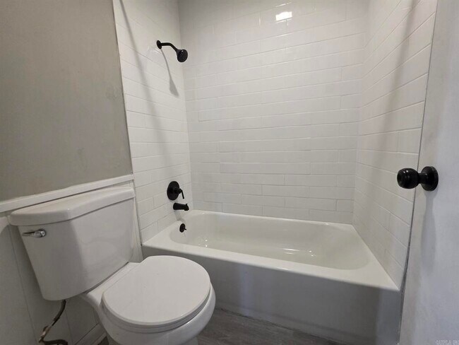 Building Photo - 216 Windhill Dr