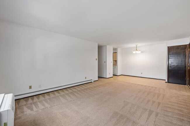 Building Photo - 2 Bedroom/1.5 Bathroom Upper available at our Cedar View Apartments