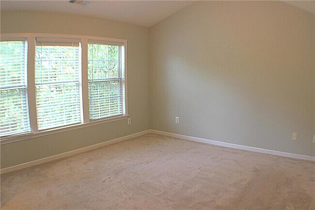 Building Photo - 437 Darter Dr NW