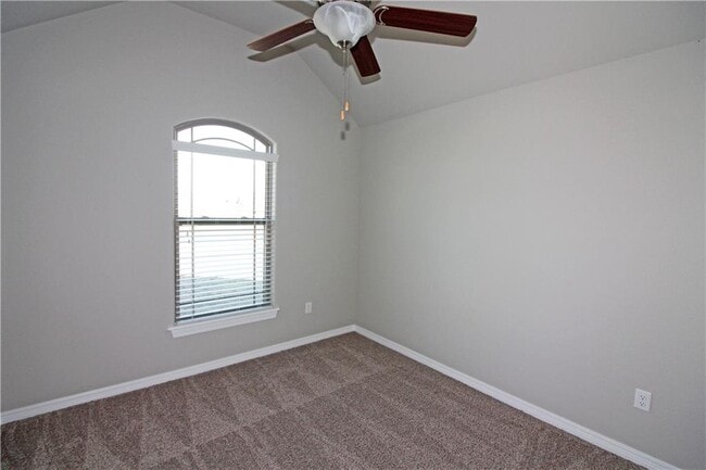 Building Photo - 310 Sullivans Wy