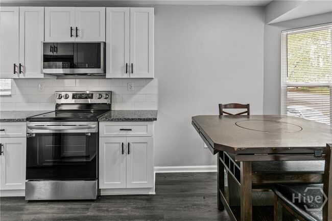 Building Photo - 140 Cumberland Ct