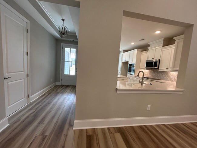 Building Photo - 411 Silverbell Ct