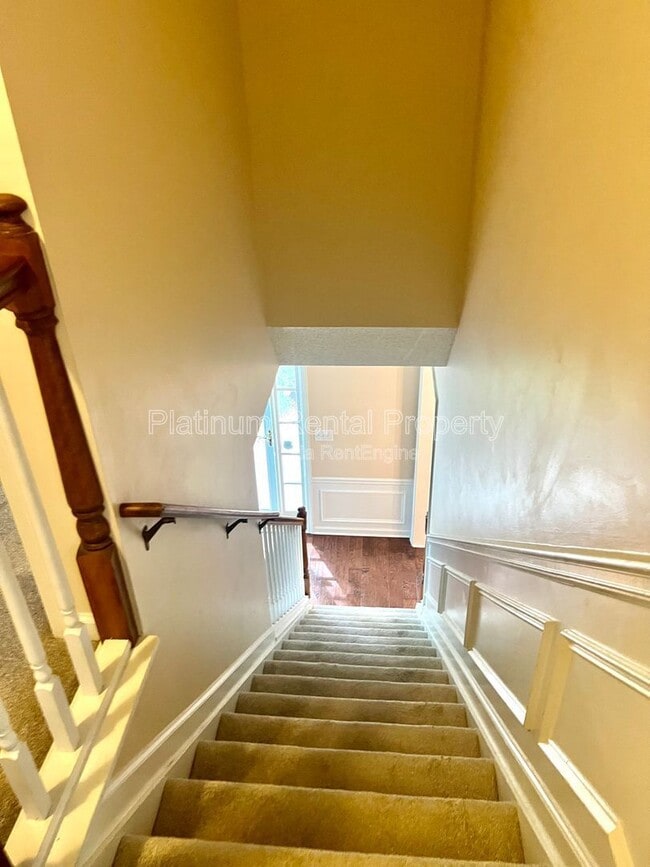 Building Photo - 335 Aolian Ct
