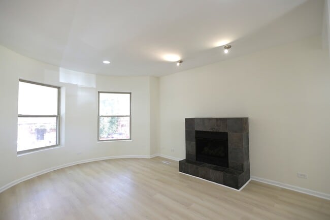 Building Photo - 1223 E 52nd St