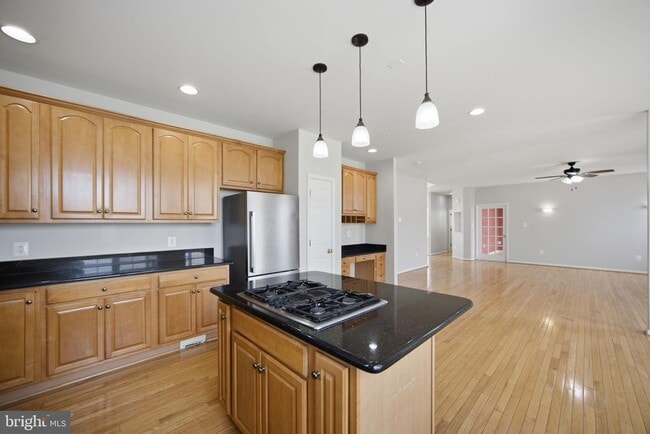 Building Photo - 20 Pinehurst Ln