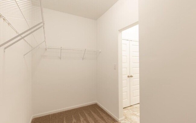 Building Photo - 8060 Clarks Creek Ct