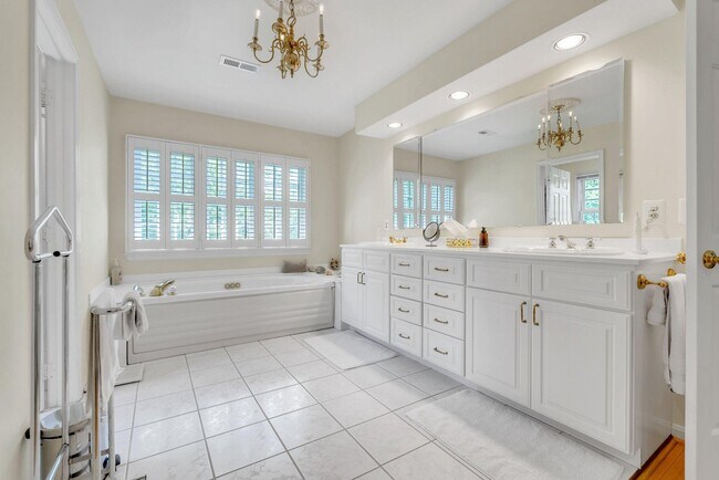 Building Photo - 8308 Comanche Ct
