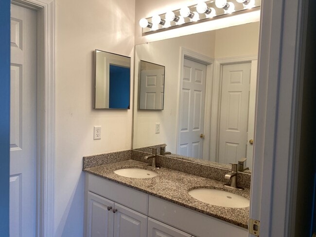 Master Vanity - 225 Presidents Cup Way