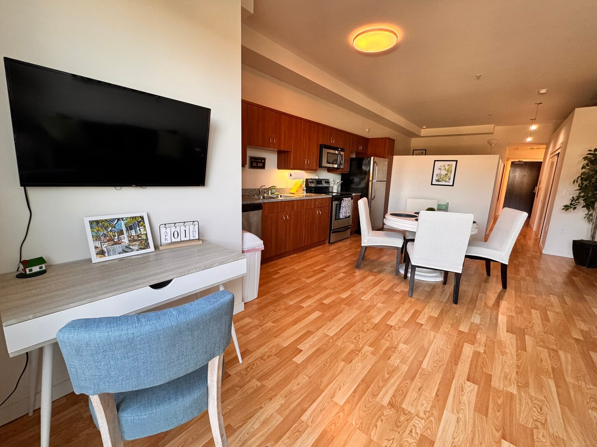 Building Photo - 889 Date St