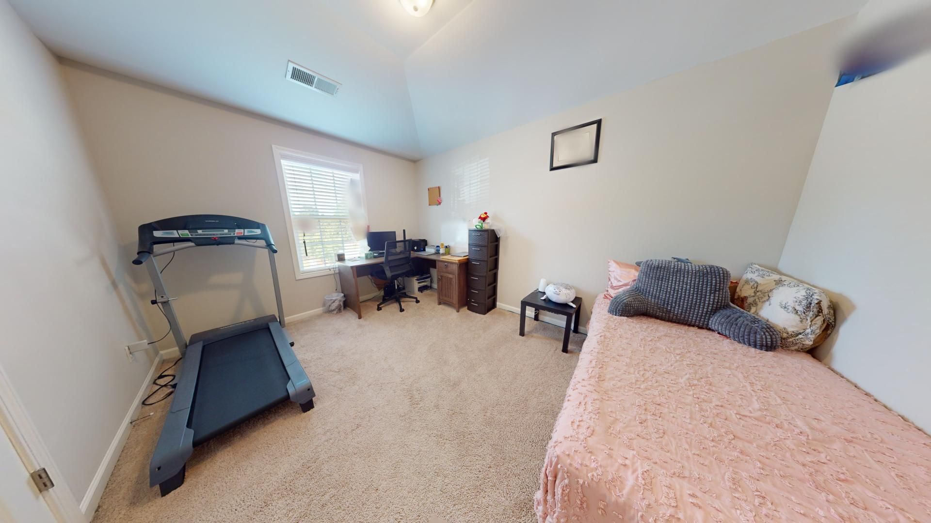 Building Photo - Very Well Maintained Home in East Richland...