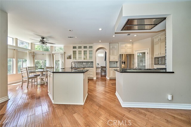 Building Photo - 1089 Village Dr